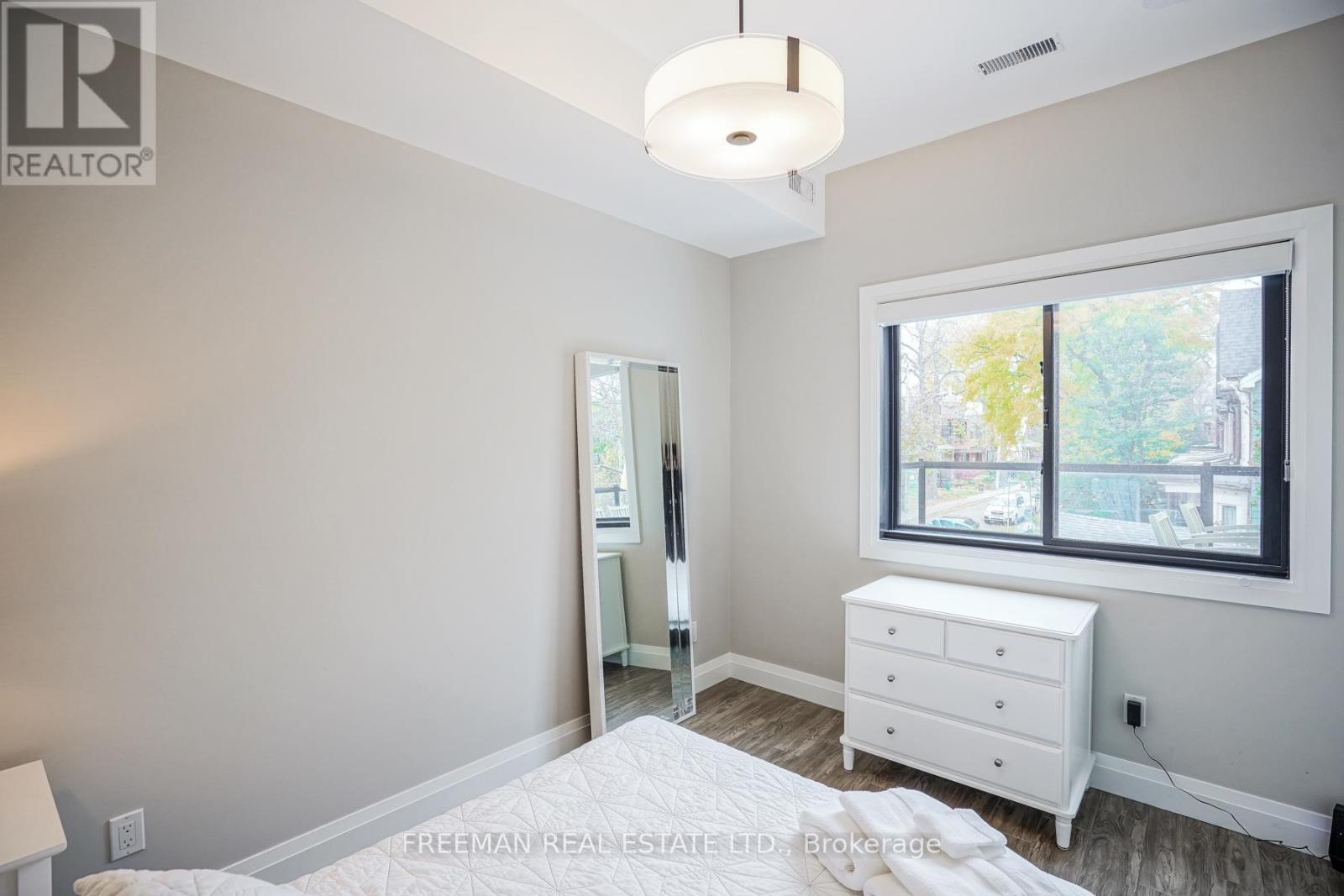 2 - 50 Russell Street, Toronto, Ontario  M5S 1B7 - Photo 13 - C12651928