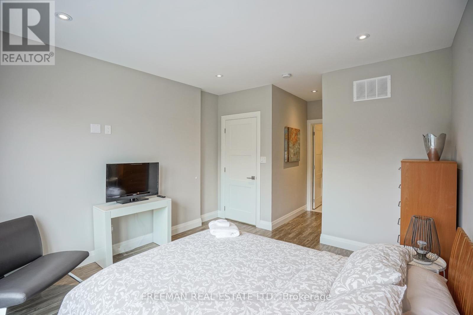 2 - 50 Russell Street, Toronto, Ontario  M5S 1B7 - Photo 24 - C12651928