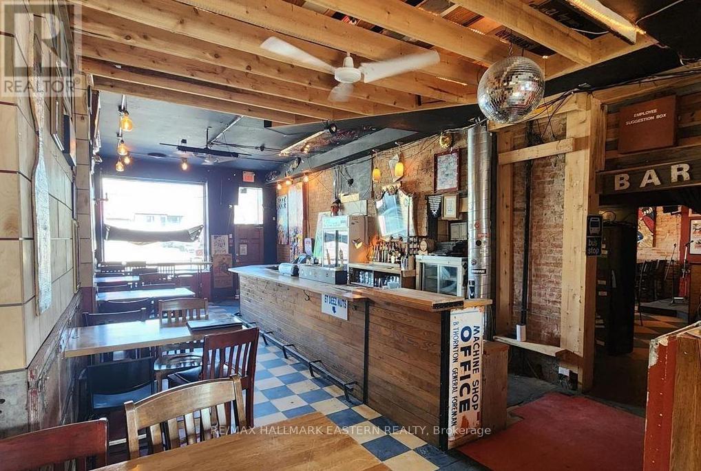 199 Hunter Street, Peterborough (Town Ward 3), Ontario  K9H 2L1 - Photo 12 - X12652286