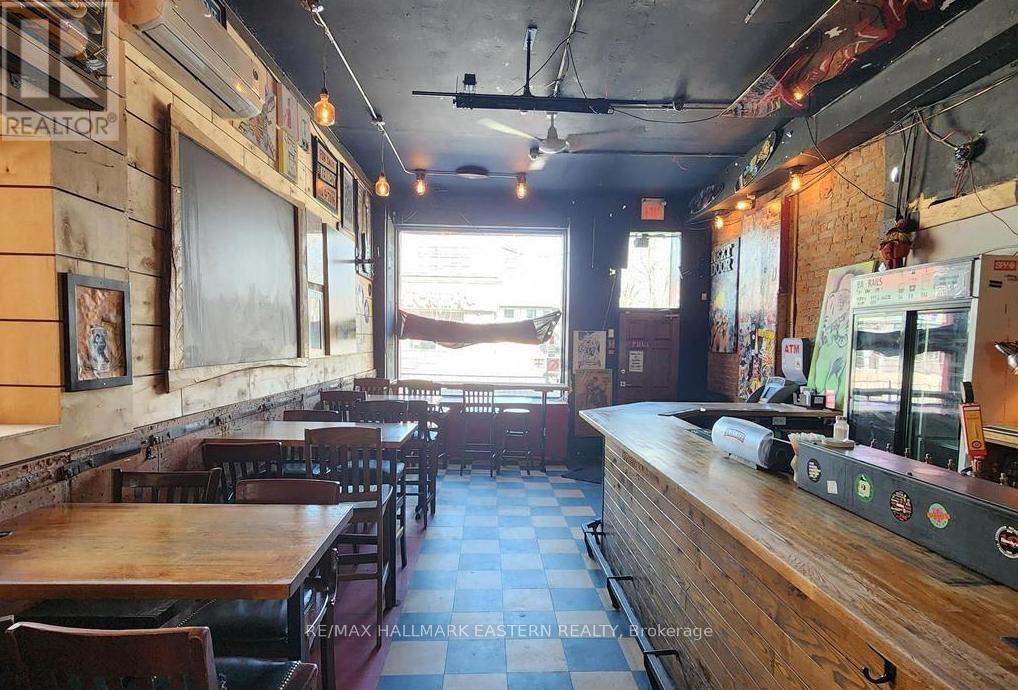 199 Hunter Street, Peterborough (Town Ward 3), Ontario  K9H 2L1 - Photo 13 - X12652286