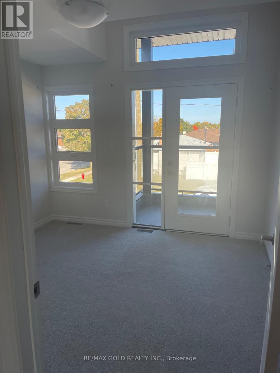 29 Laugher Avenue, Welland, Ontario  L3B 0N6 - Photo 4 - X12651198