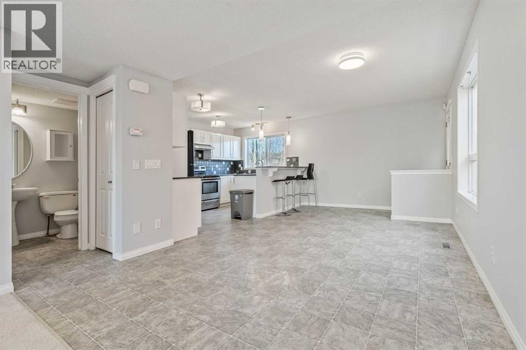 22 Silverado Plains Circle Sw, Calgary, Alberta  T2X 0G5 - Photo 7 - A2268399