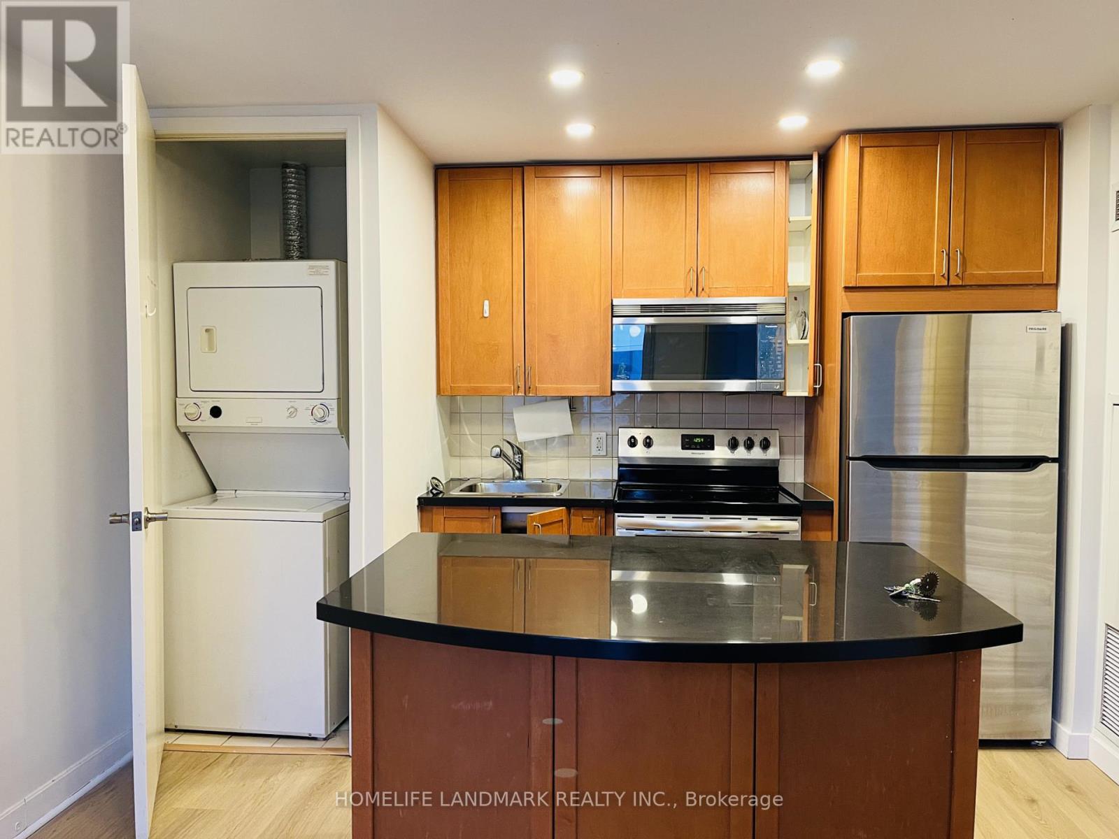 1806 - 85 Bloor Street E, Toronto, Ontario  M4W 3Y1 - Photo 4 - C12652294