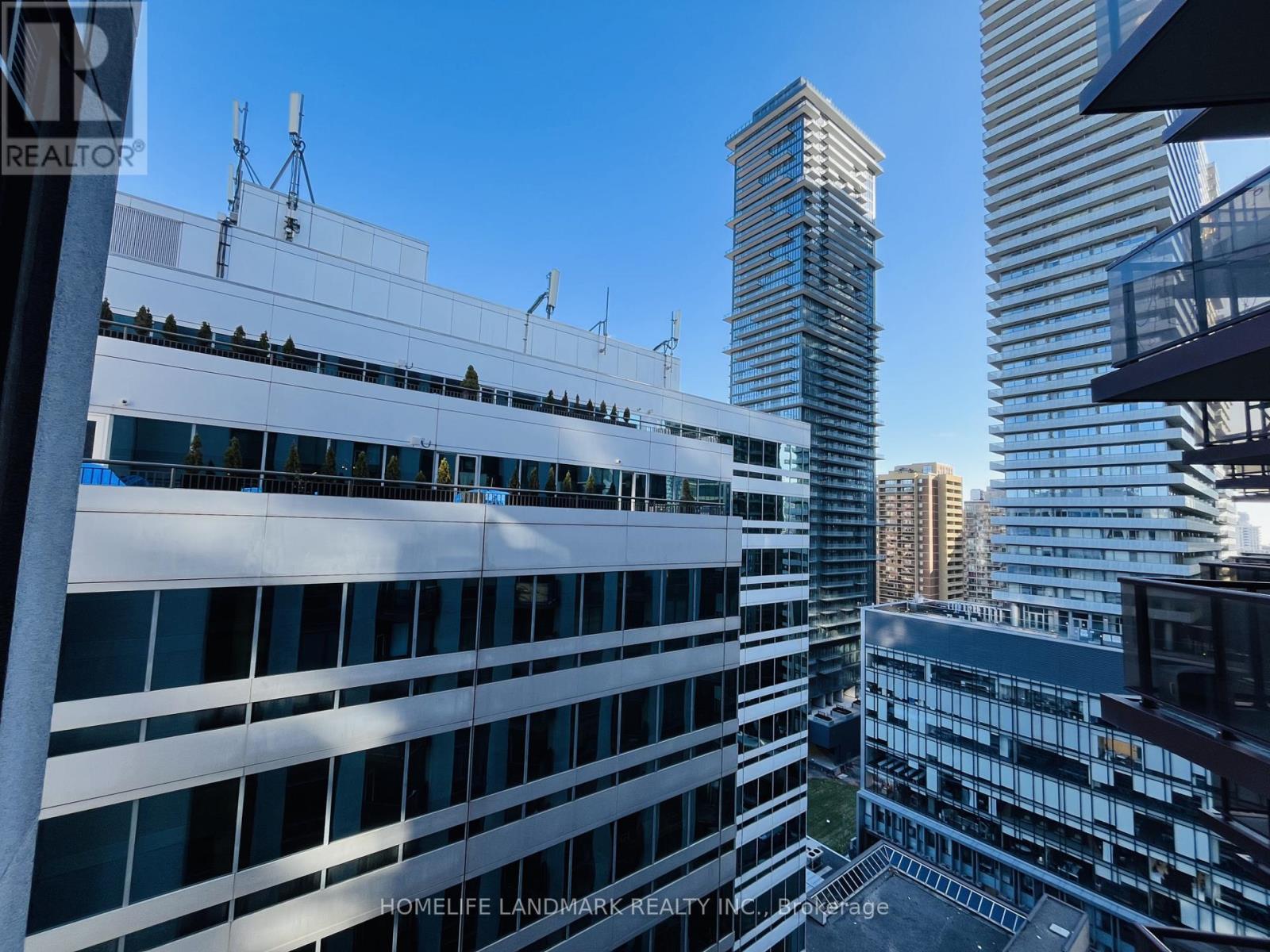 1806 - 85 Bloor Street E, Toronto, Ontario  M4W 3Y1 - Photo 6 - C12652294