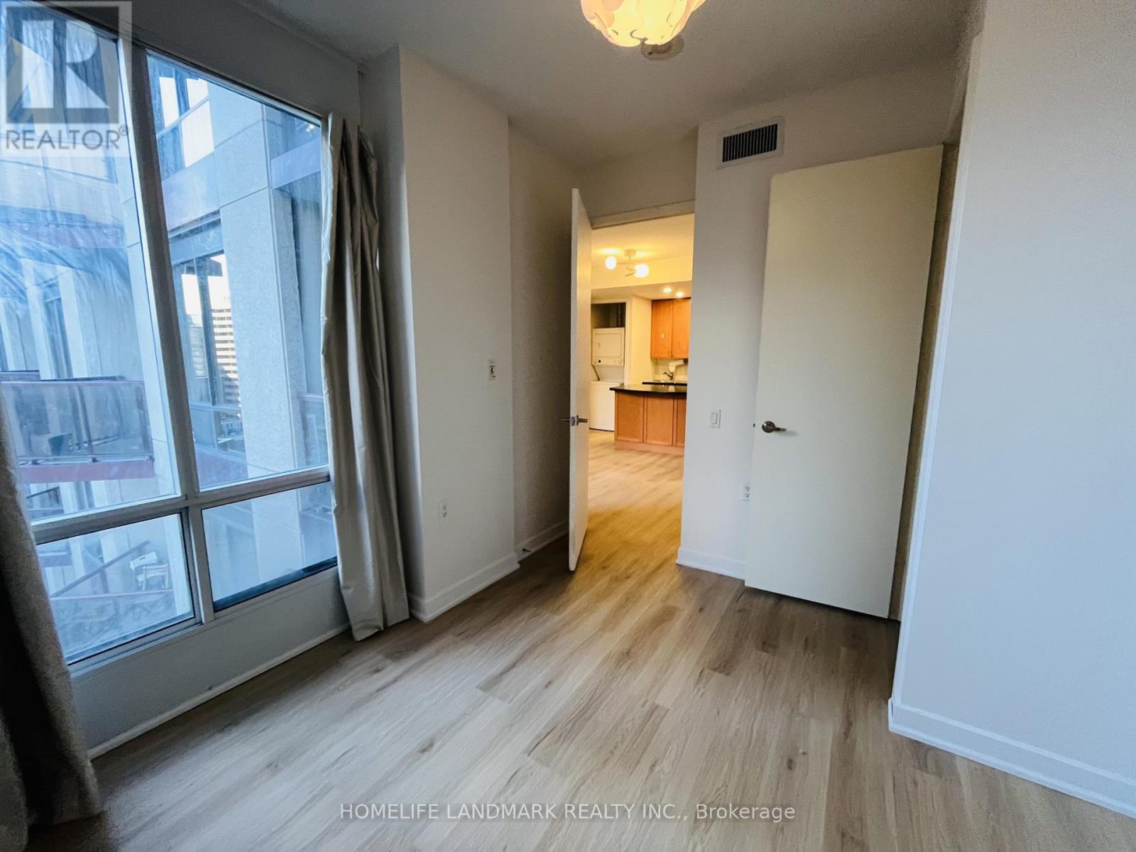1806 - 85 Bloor Street E, Toronto, Ontario  M4W 3Y1 - Photo 8 - C12652294