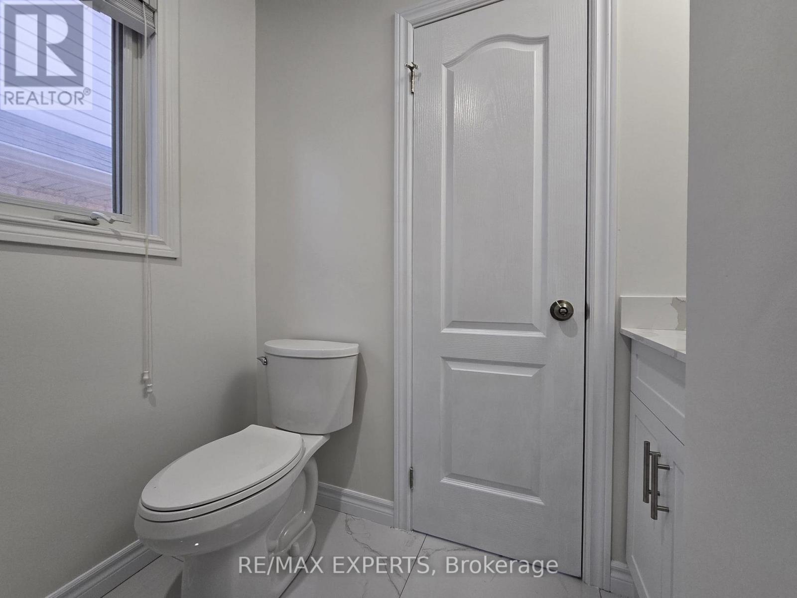 66 Hopkins Crescent, Bradford West Gwillimbury, Ontario  L3Z 0R7 - Photo 22 - N12652290