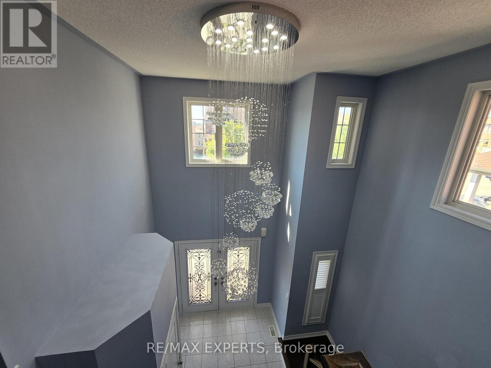 66 Hopkins Crescent, Bradford West Gwillimbury, Ontario  L3Z 0R7 - Photo 27 - N12652290