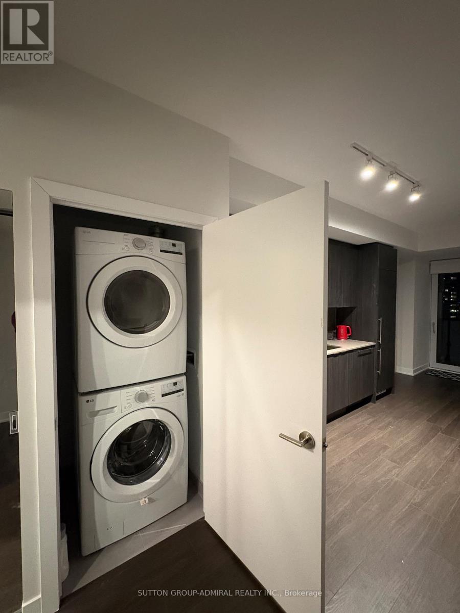 3005 - 430 Square One Drive, Mississauga, Ontario  L5B 0L6 - Photo 7 - W12652306