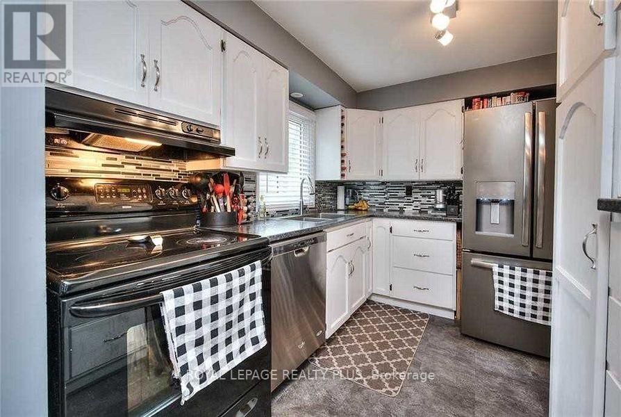 17 - 51 Paulander Drive, Kitchener, Ontario  N5M 5E5 - Photo 11 - X12652304