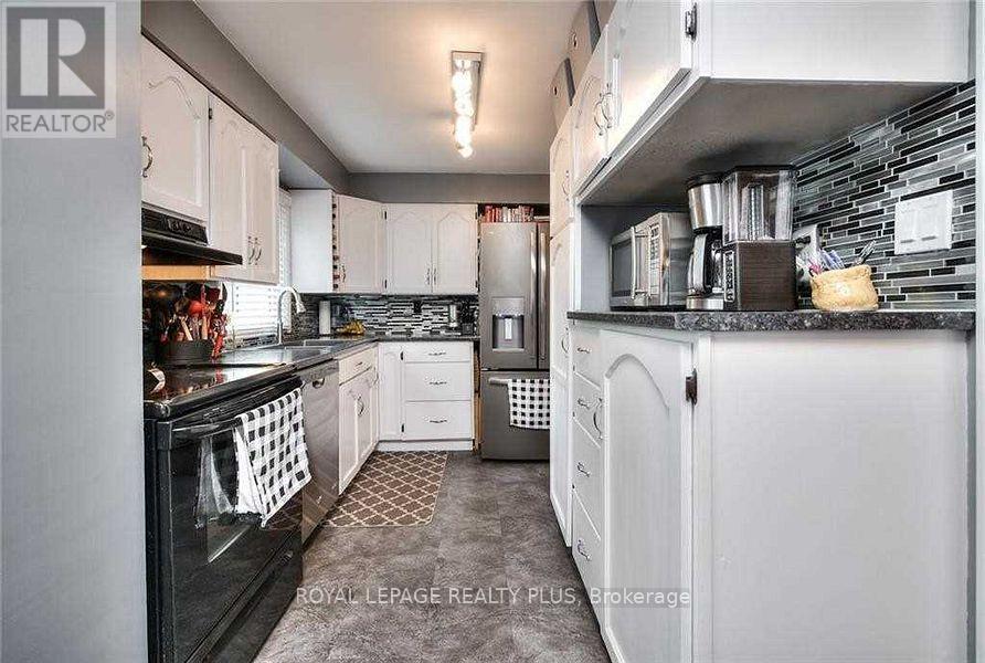 17 - 51 Paulander Drive, Kitchener, Ontario  N5M 5E5 - Photo 12 - X12652304