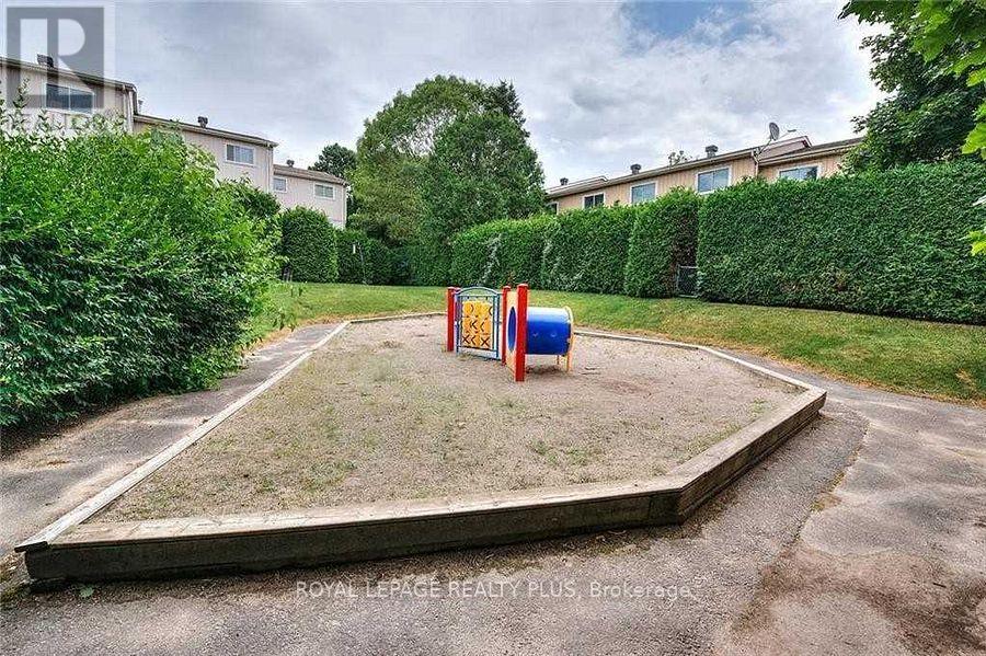 17 - 51 Paulander Drive, Kitchener, Ontario  N5M 5E5 - Photo 20 - X12652304