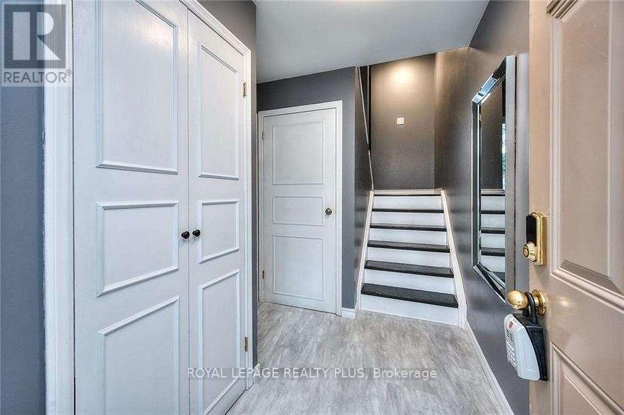 17 - 51 Paulander Drive, Kitchener, Ontario  N5M 5E5 - Photo 4 - X12652304