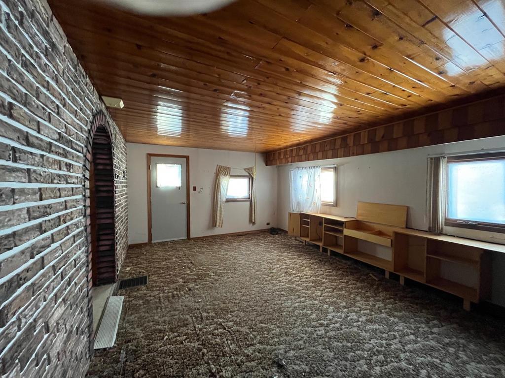 99 Pth #9 Highway, Winnipeg Beach, Manitoba  R0C 3G0 - Photo 1 - 202530245