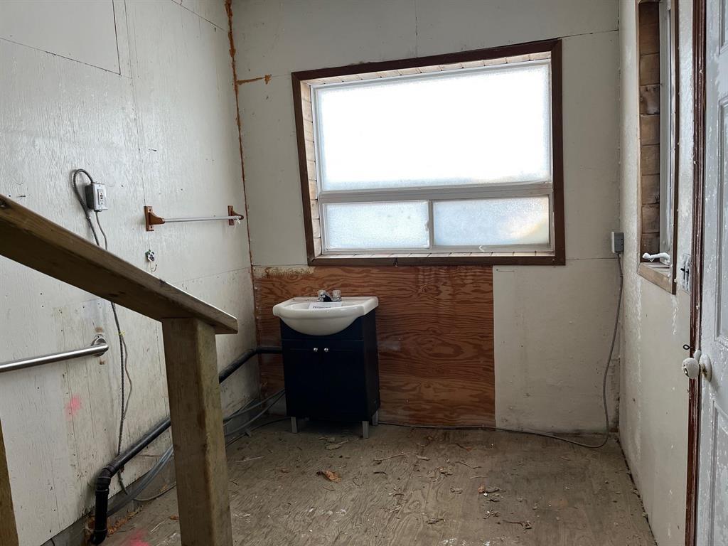 99 Pth #9 Highway, Winnipeg Beach, Manitoba  R0C 3G0 - Photo 19 - 202530245