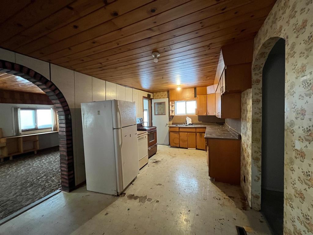 99 Pth #9 Highway, Winnipeg Beach, Manitoba  R0C 3G0 - Photo 3 - 202530245