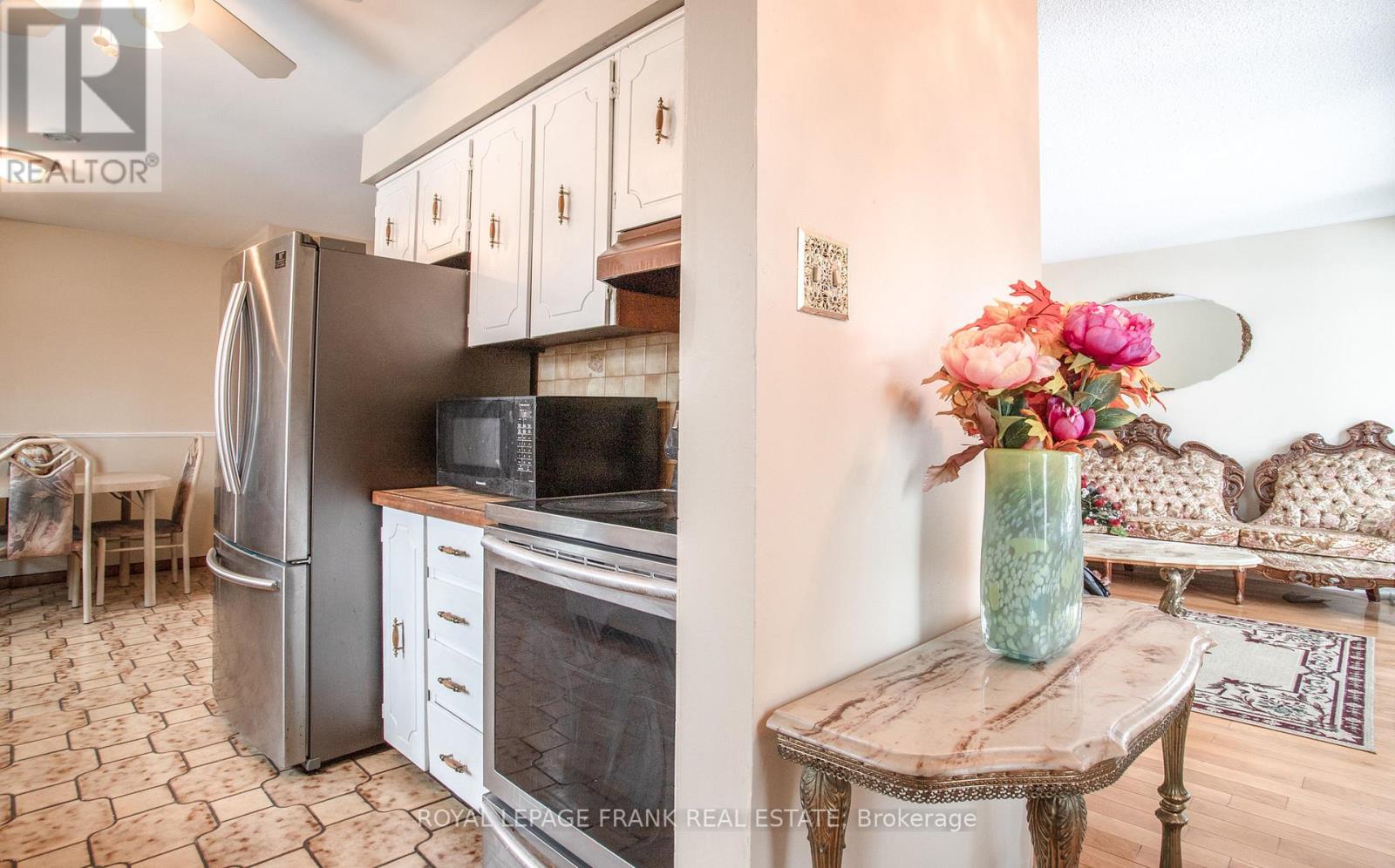 1273 Belair Crescent, Oshawa, Ontario  L1K 1G9 - Photo 2 - E12652370