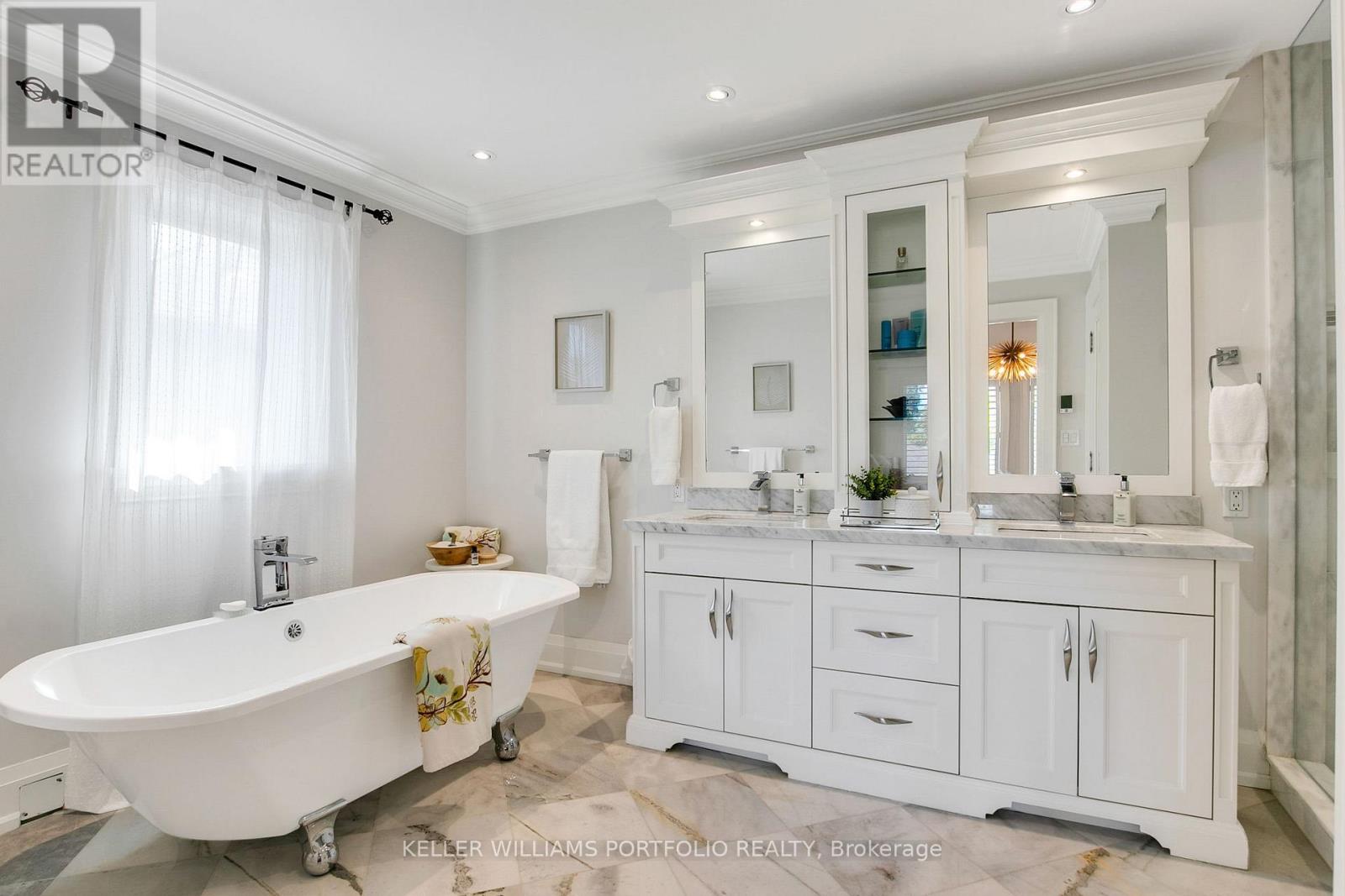 7 Maydolph Road, Toronto, Ontario  M9B 1V5 - Photo 27 - W12427276