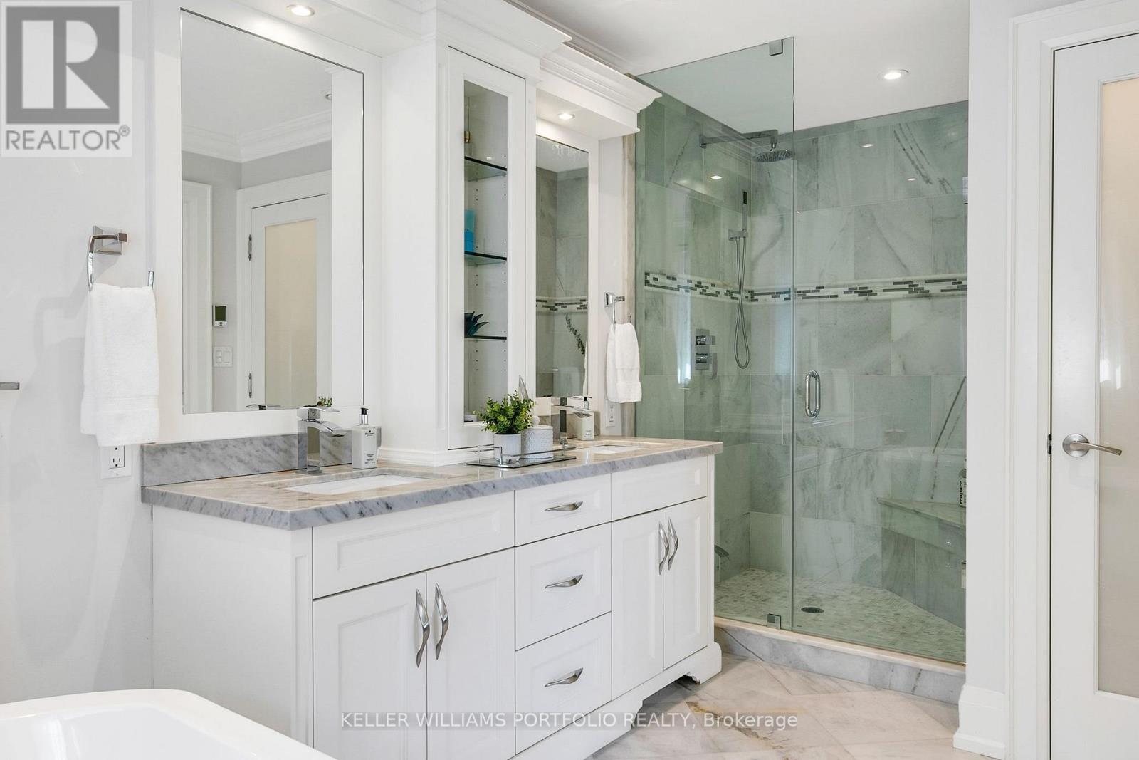 7 Maydolph Road, Toronto, Ontario  M9B 1V5 - Photo 28 - W12427276