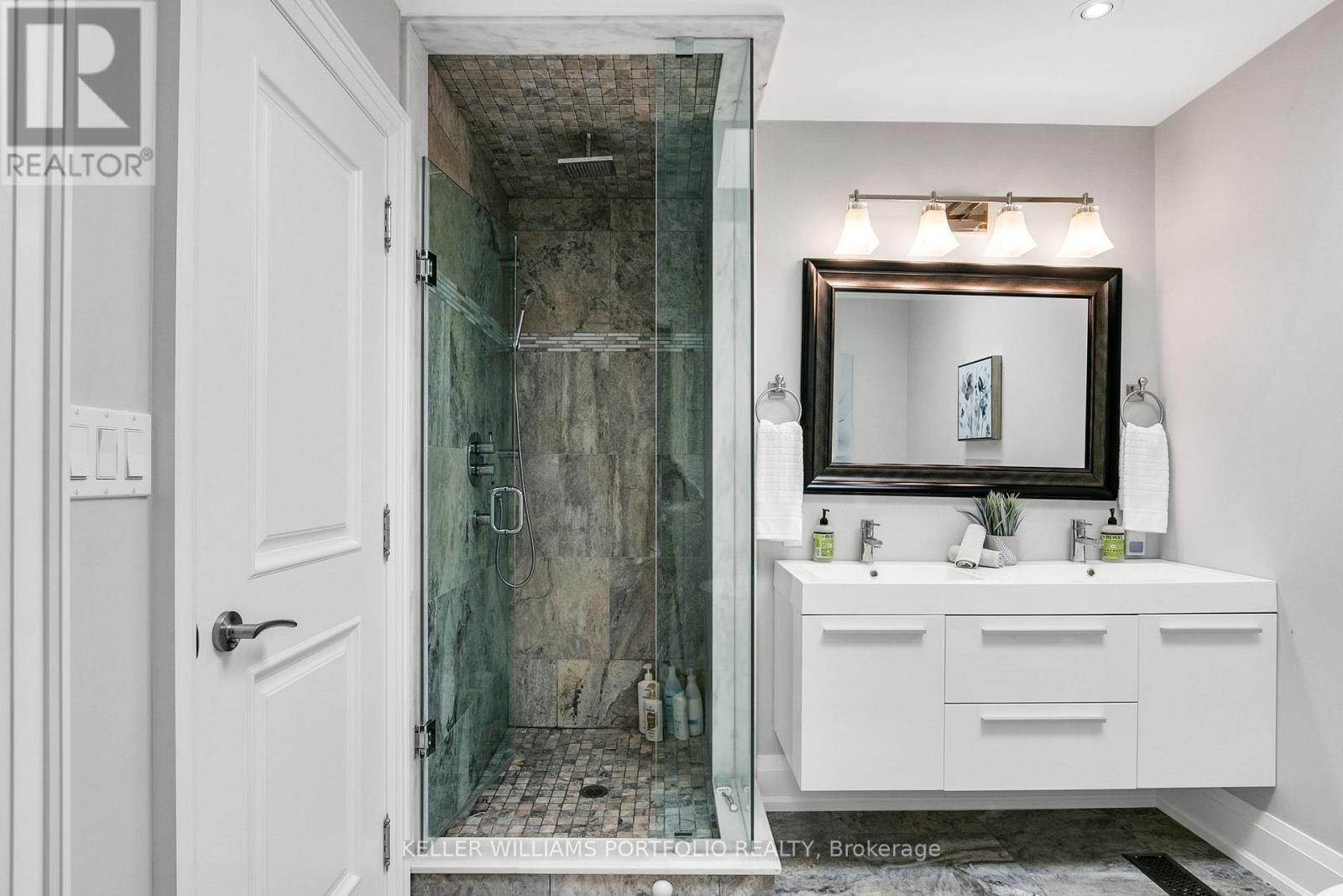 7 Maydolph Road, Toronto, Ontario  M9B 1V5 - Photo 35 - W12427276