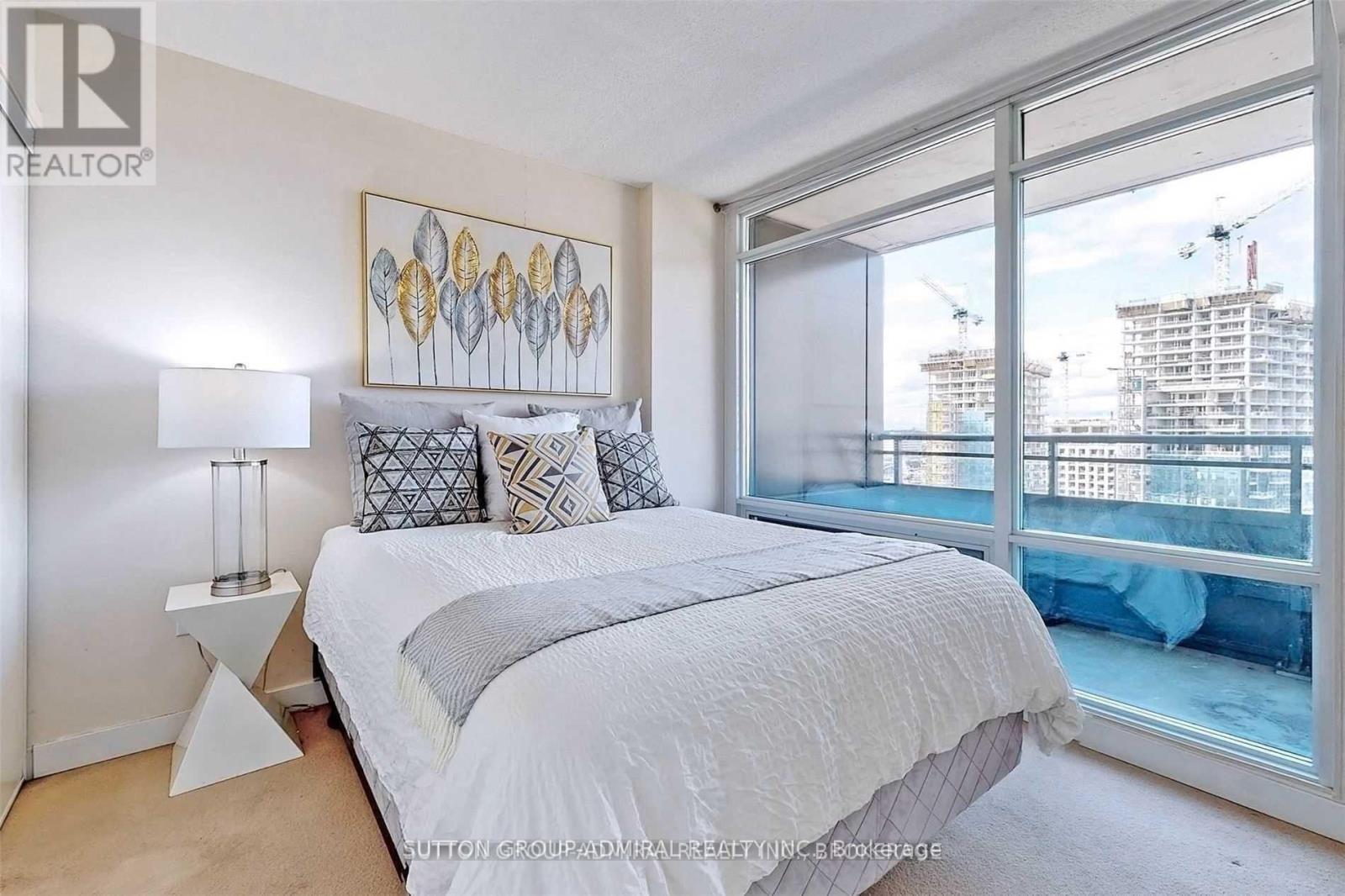 2301 - 25 Telegram Mews, Toronto, Ontario  M5V 3Z1 - Photo 5 - C12652346