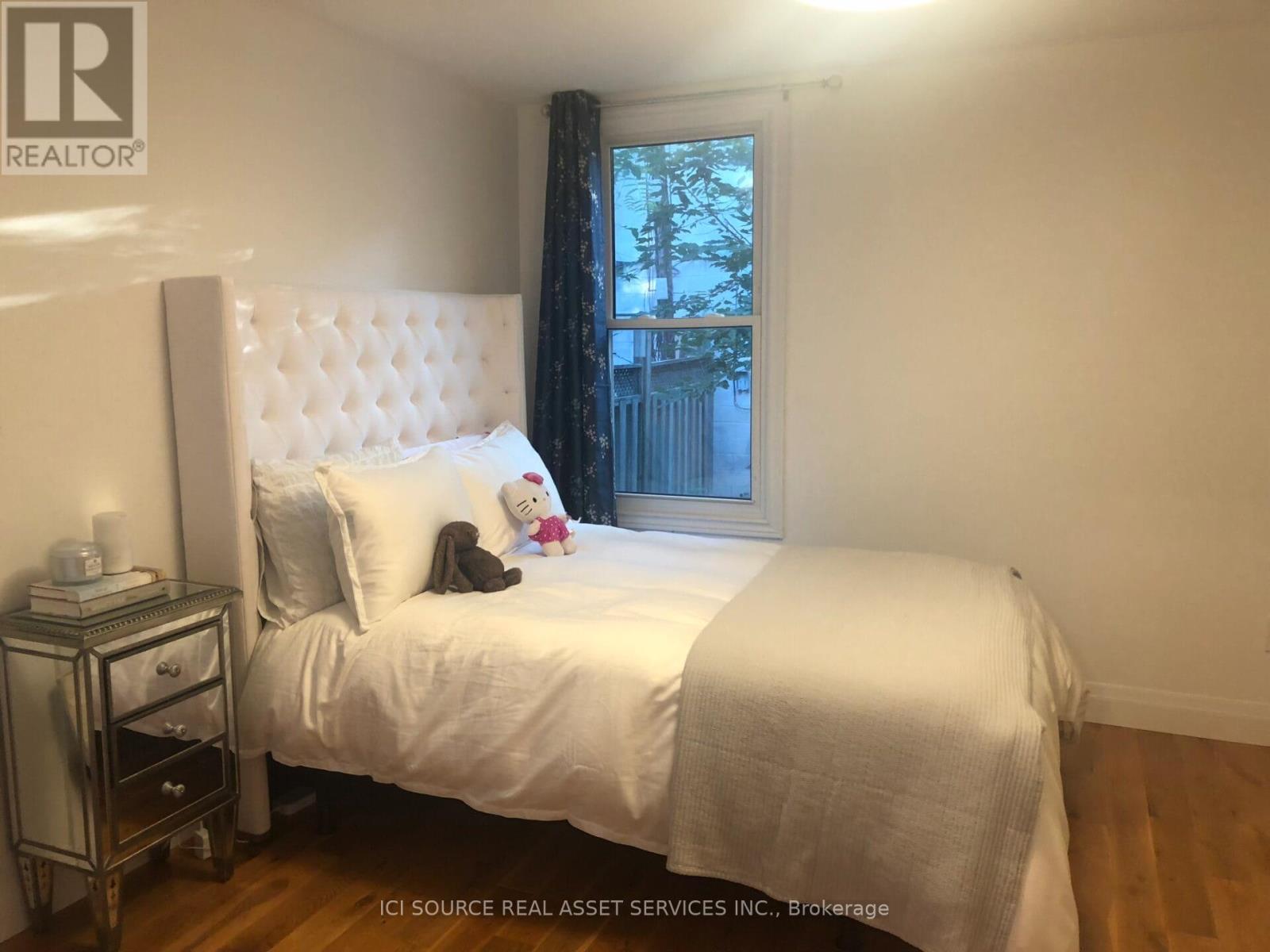 1 - 689 Euclid Avenue, Toronto, Ontario  M6G 2T8 - Photo 10 - C12652368