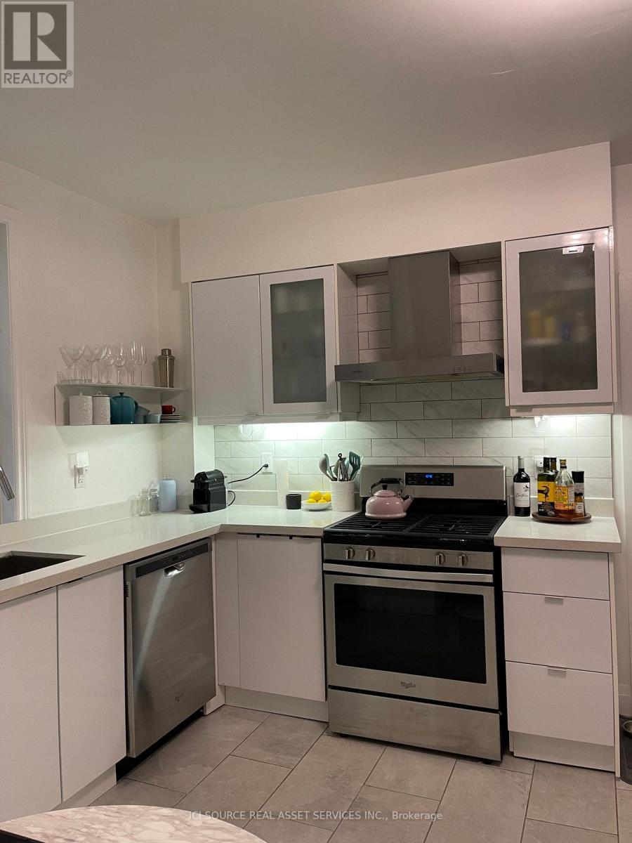 1 - 689 Euclid Avenue, Toronto, Ontario  M6G 2T8 - Photo 8 - C12652368