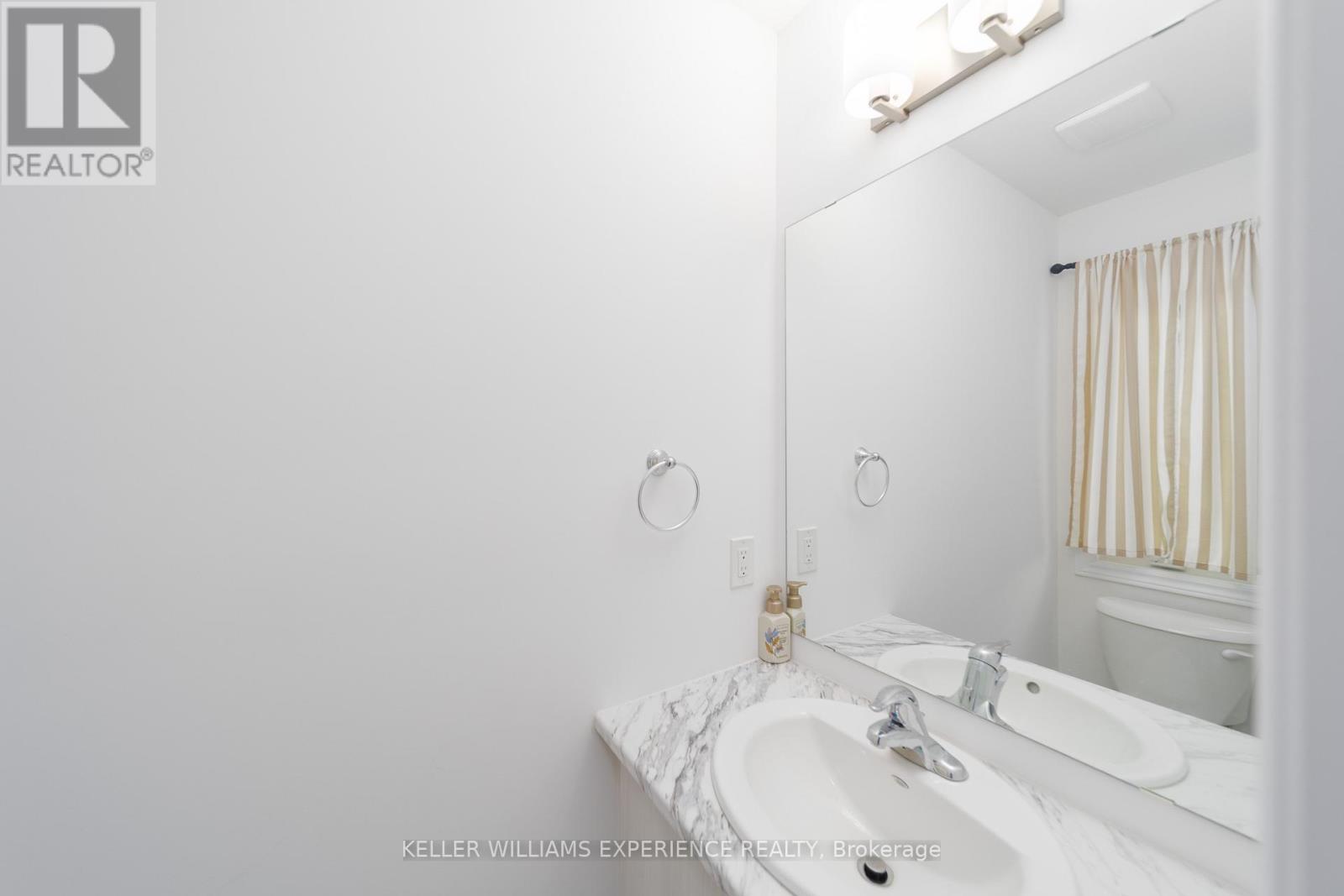 8 Wagon Lane, Barrie, Ontario  L9J 0V1 - Photo 3 - S12652384