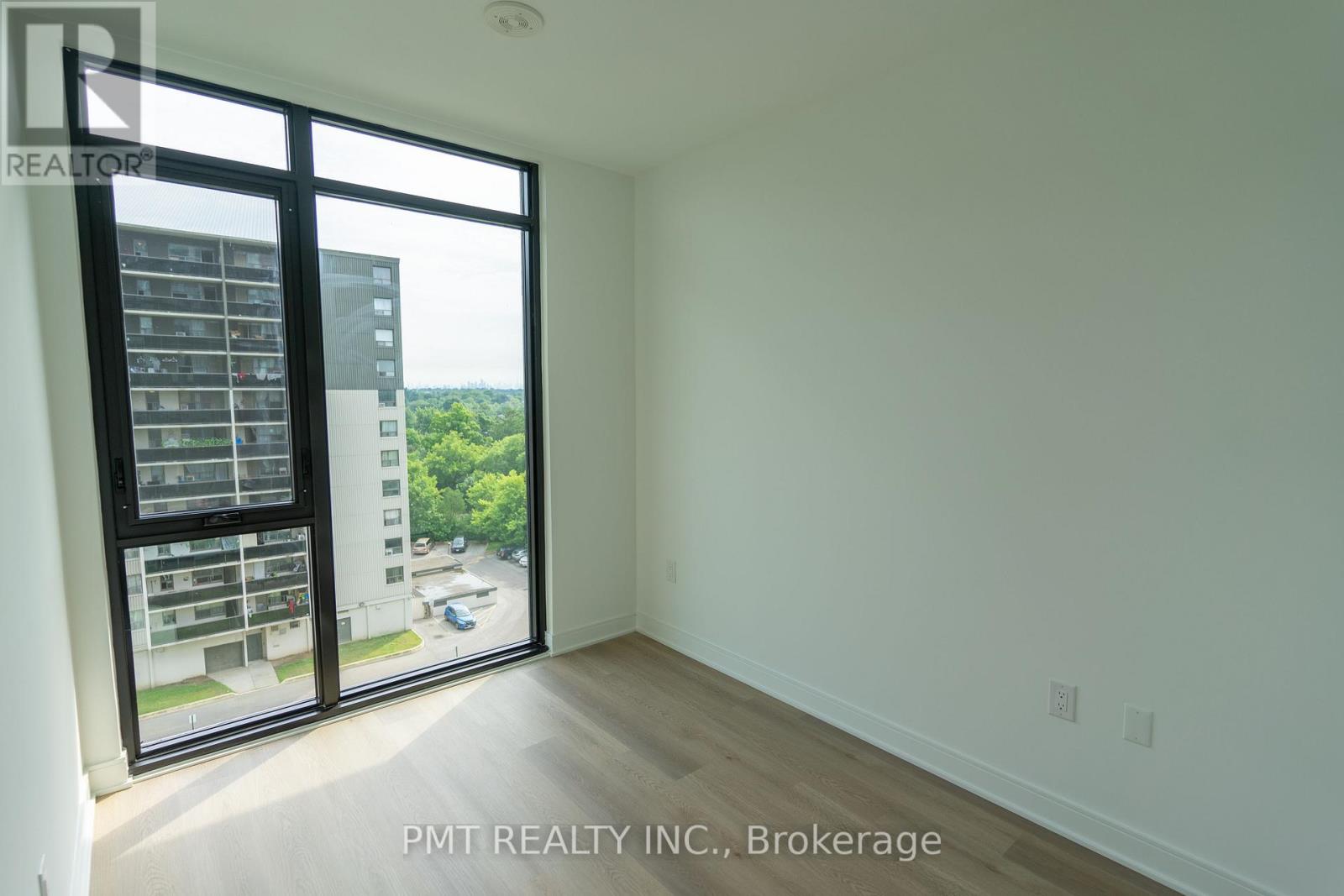 717 - 86 Dundas Street E, Mississauga, Ontario  L5A 1W4 - Photo 5 - W12652350