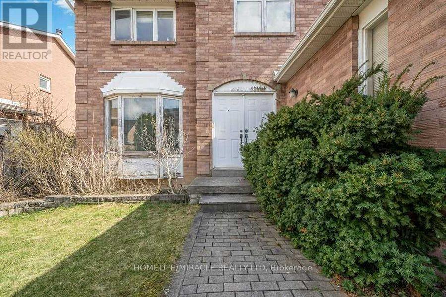 8 Strangway Court, Brampton, Ontario  L6Z 4L4 - Photo 2 - W12652382