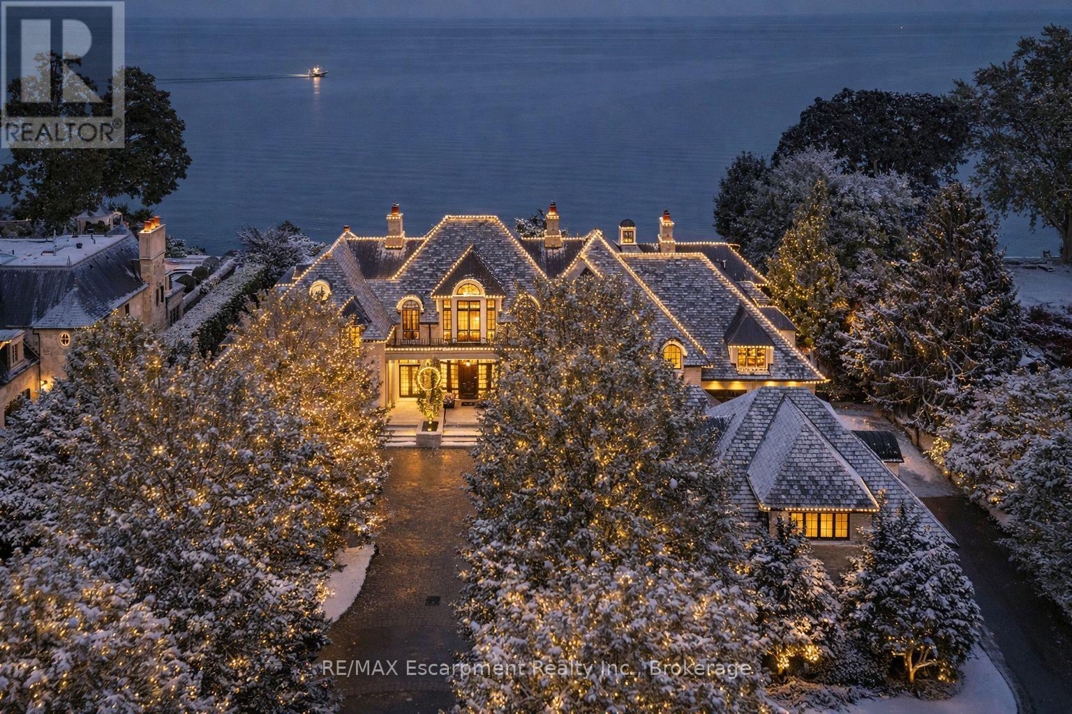 2054 LAKESHORE ROAD E, Oakville, Ontario