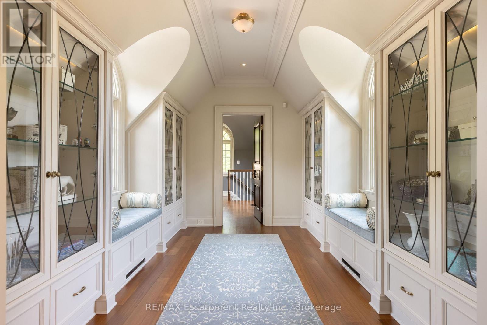 2054 Lakeshore Road E, Oakville, Ontario  L6J 1M3 - Photo 25 - W12323376