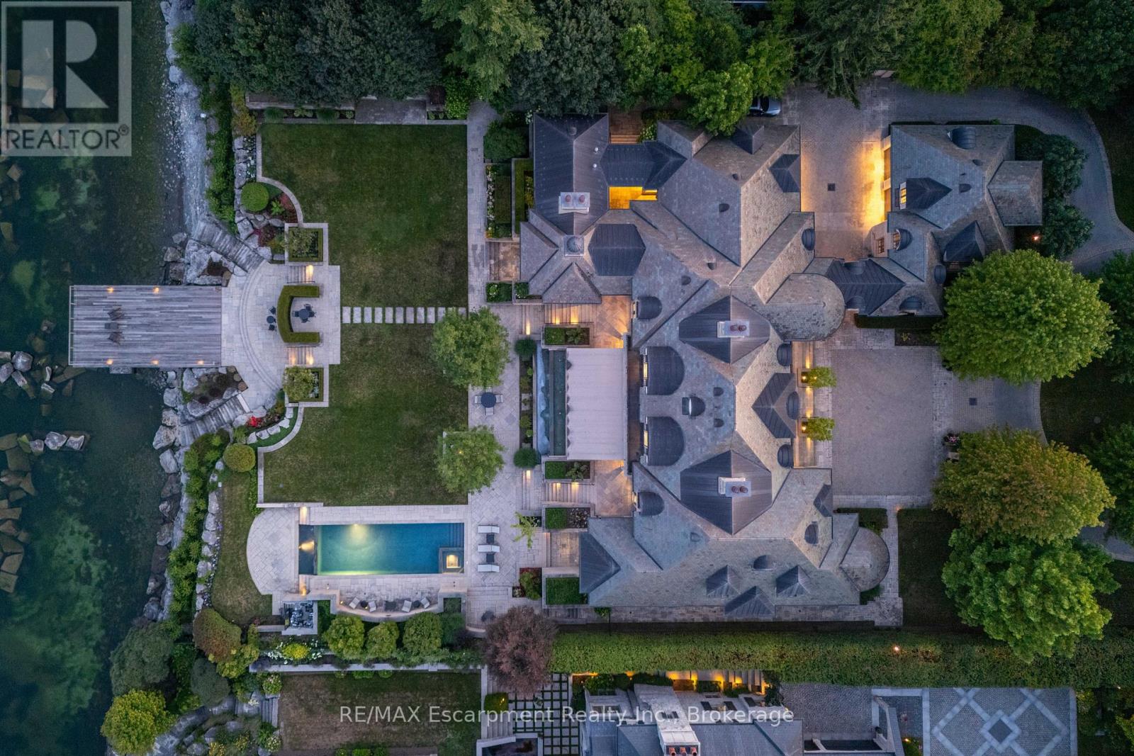 2054 Lakeshore Road E, Oakville, Ontario  L6J 1M3 - Photo 49 - W12323376