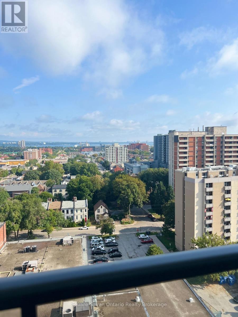 1301 - 212 King William Street, Hamilton, Ontario  L8R 0A7 - Photo 10 - X12652376