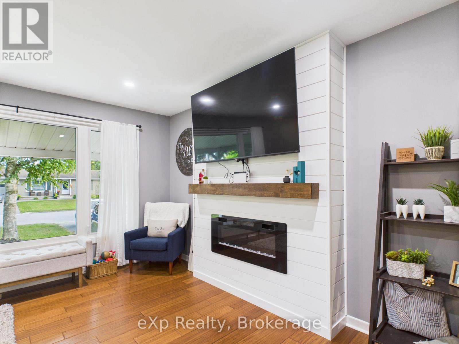 32 Centennial Street, Arran-Elderslie, Ontario  N0G 1L0 - Photo 4 - X12652398