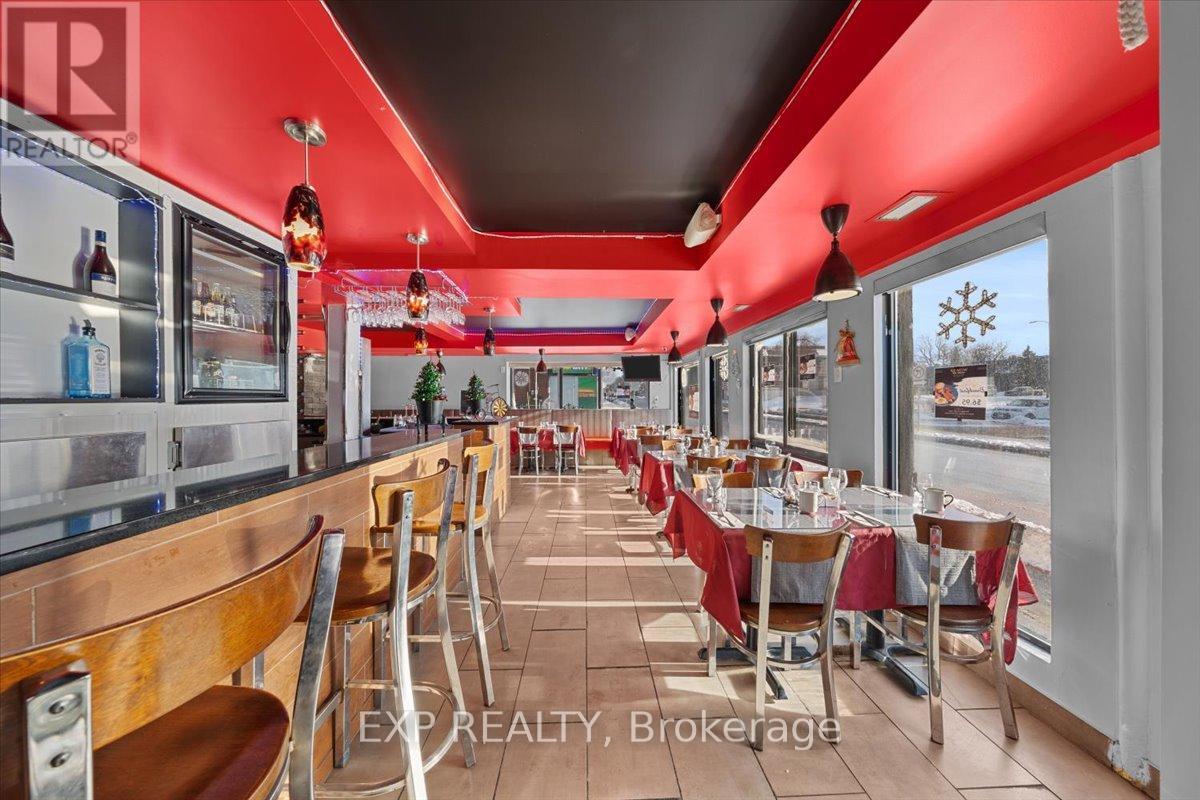 159 Montreal Road, Ottawa, Ontario  K1L 6E8 - Photo 2 - X12652386