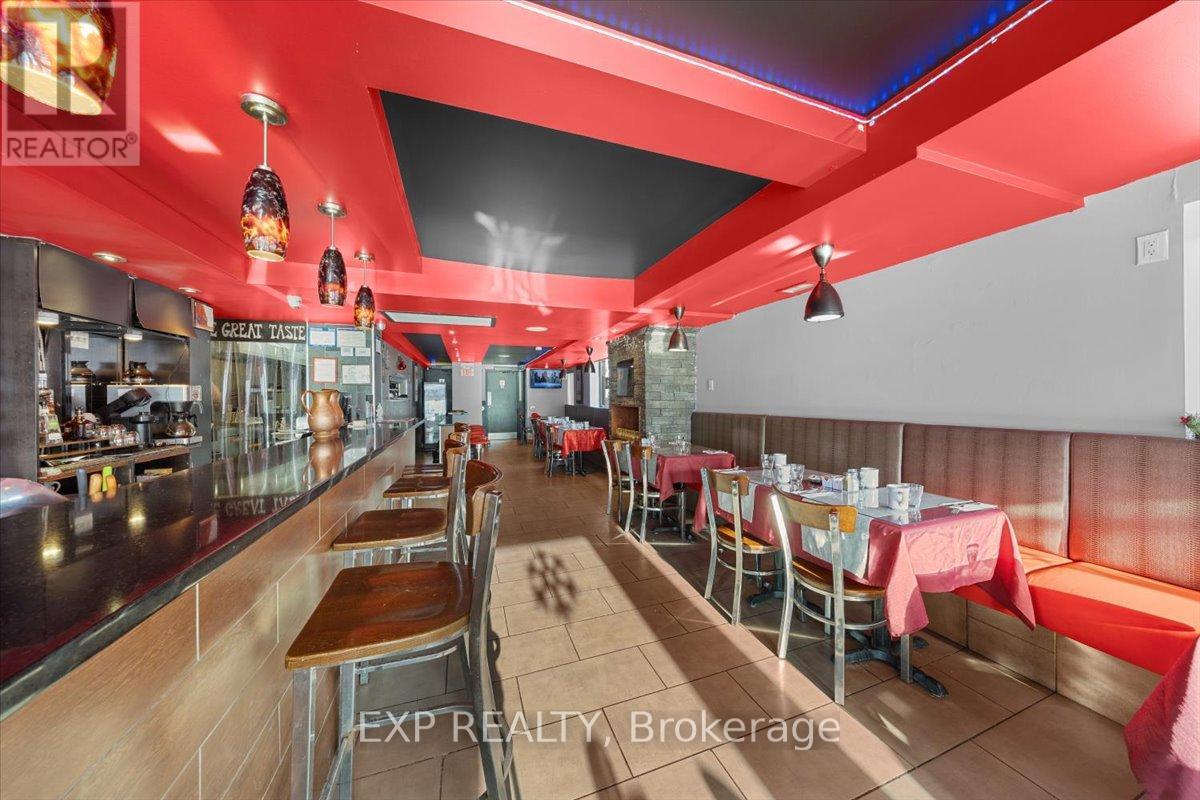 159 Montreal Road, Ottawa, Ontario  K1L 6E8 - Photo 3 - X12652386