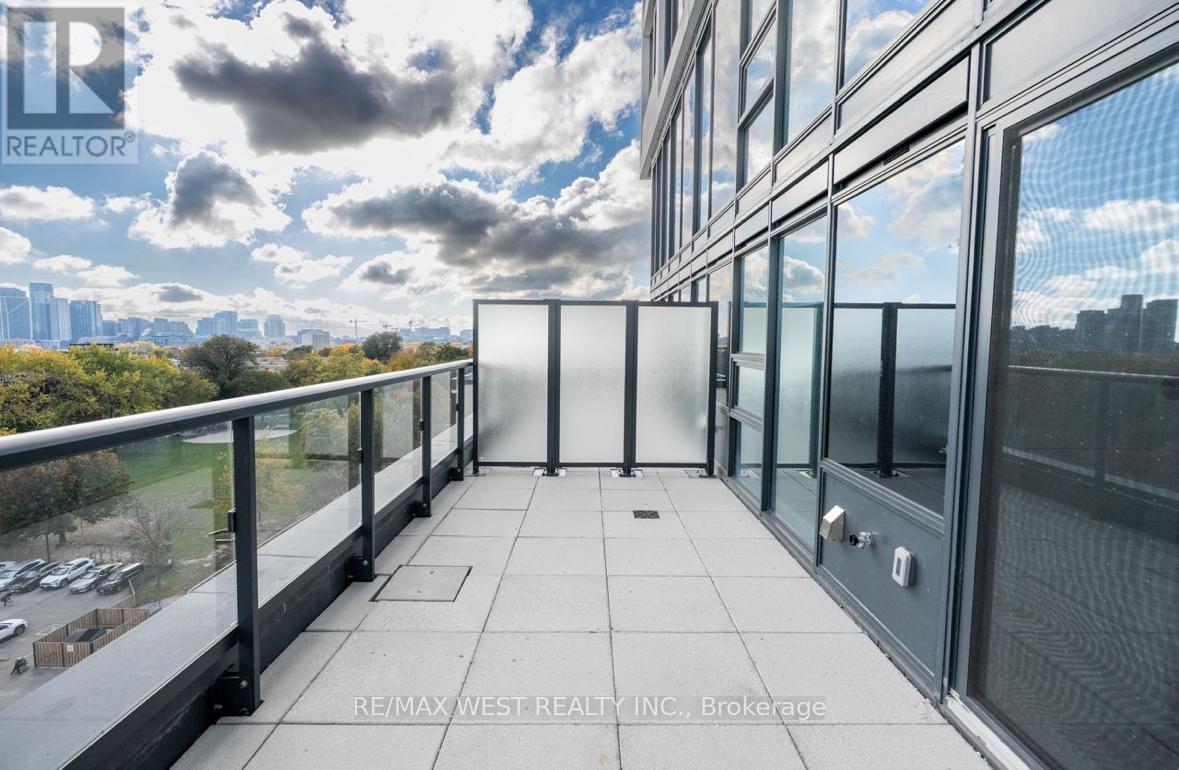 1010 - 115 Denison Avenue, Toronto, Ontario  M5T 2N1 - Photo 2 - C12652408