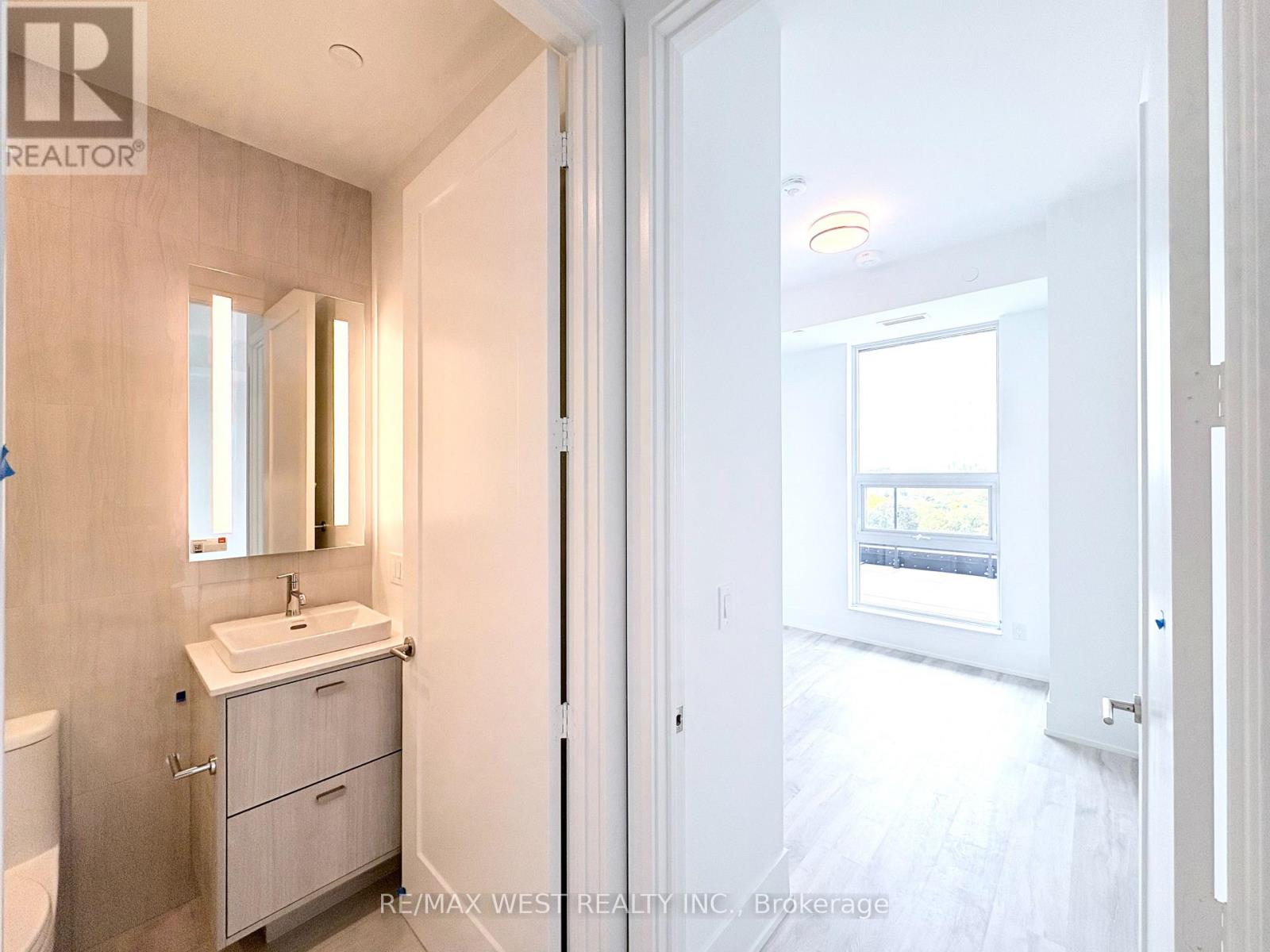 1010 - 115 Denison Avenue, Toronto, Ontario  M5T 2N1 - Photo 3 - C12652408