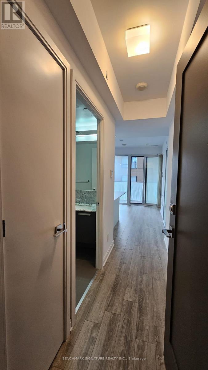 1005 - 42 Charles Street E, Toronto, Ontario  M4Y 0B7 - Photo 4 - C12652416