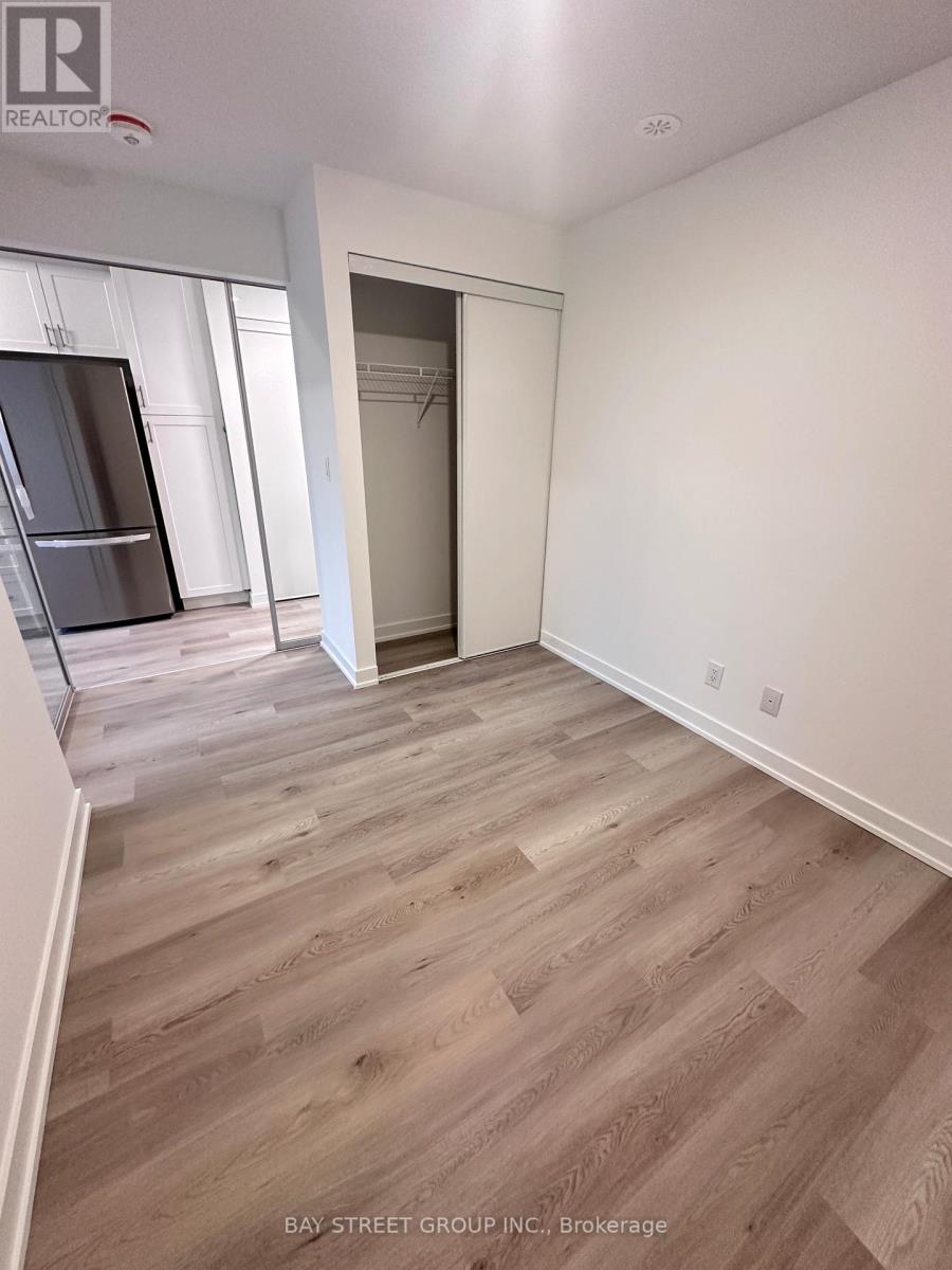 4 - 1475 O'connor Drive, Toronto, Ontario  M4B 2V5 - Photo 4 - E12652406