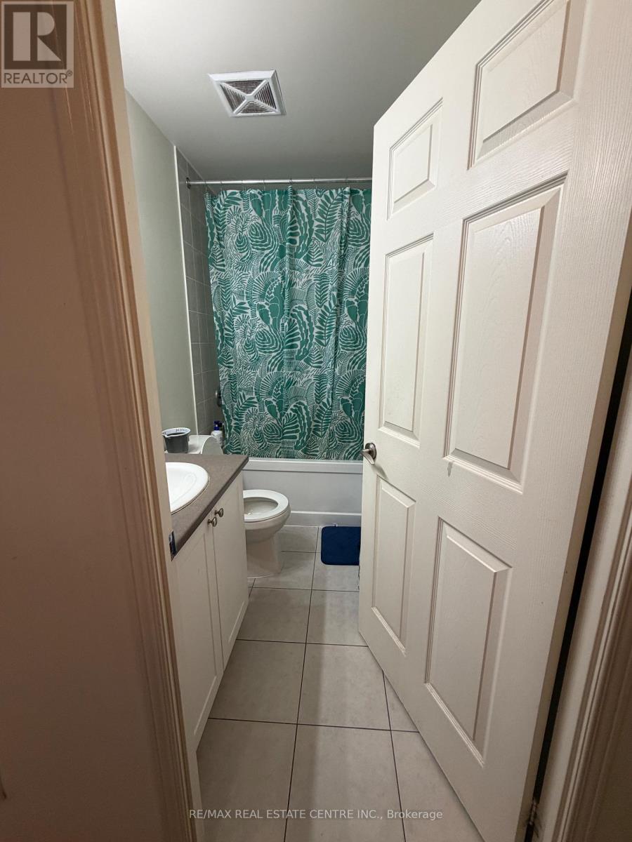 918 - 339 Rathburn Road W, Mississauga, Ontario  L5B 0K6 - Photo 12 - W12652028