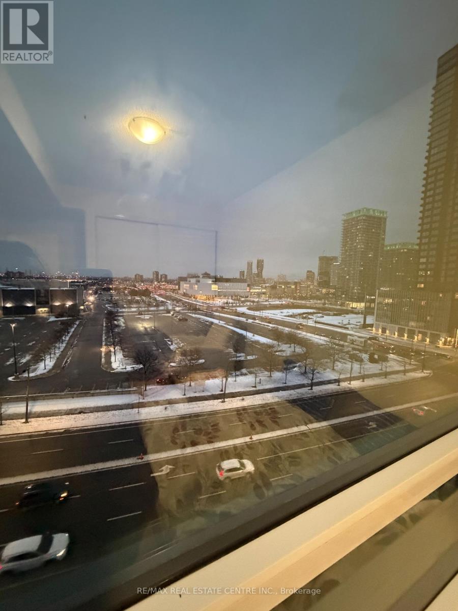 918 - 339 Rathburn Road W, Mississauga, Ontario  L5B 0K6 - Photo 9 - W12652028
