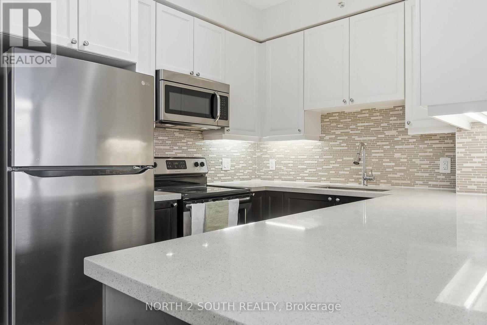 807 - 24 Woodstream Boulevard, Vaughan, Ontario  L4L 8C4 - Photo 10 - N12652400