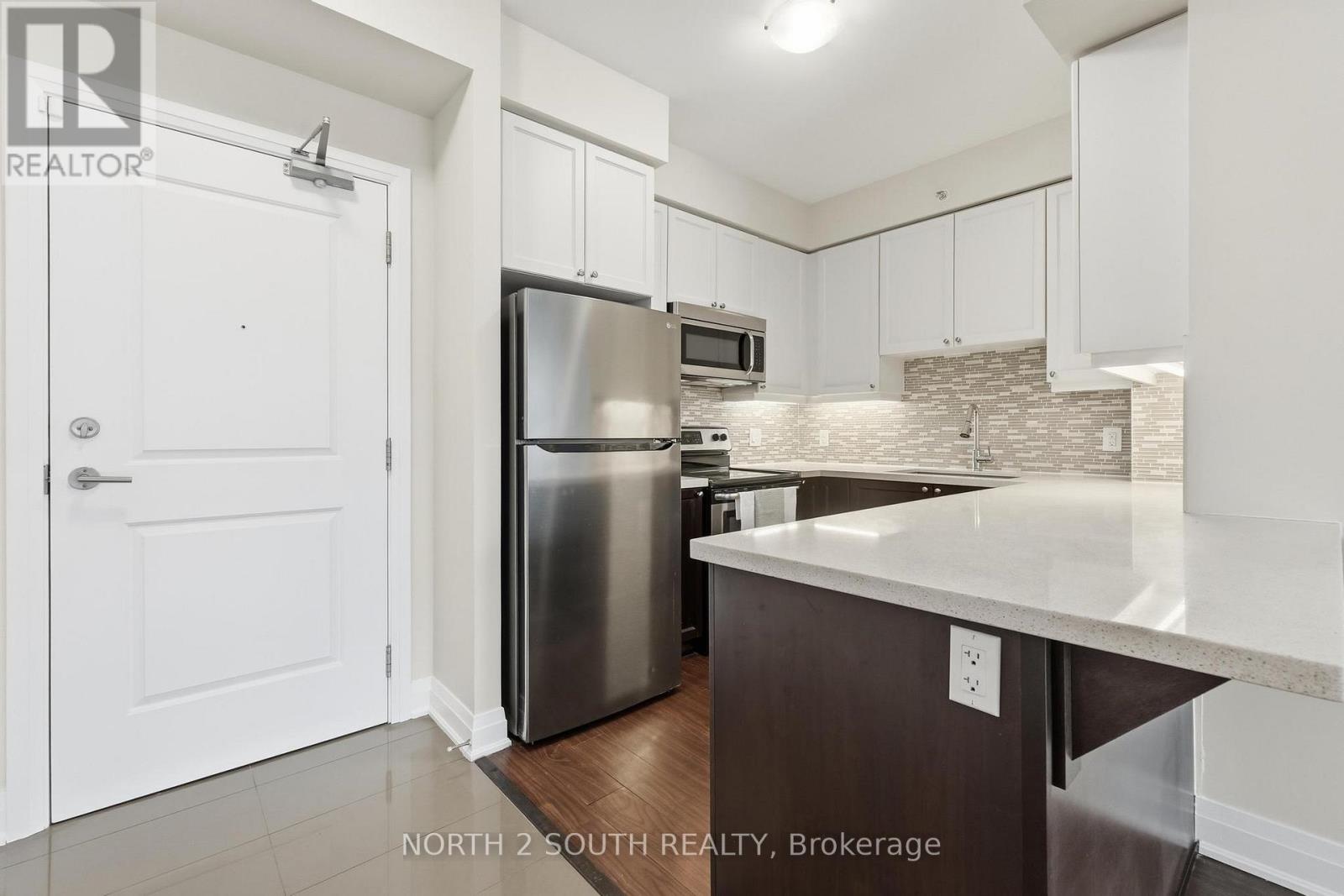 807 - 24 Woodstream Boulevard, Vaughan, Ontario  L4L 8C4 - Photo 6 - N12652400