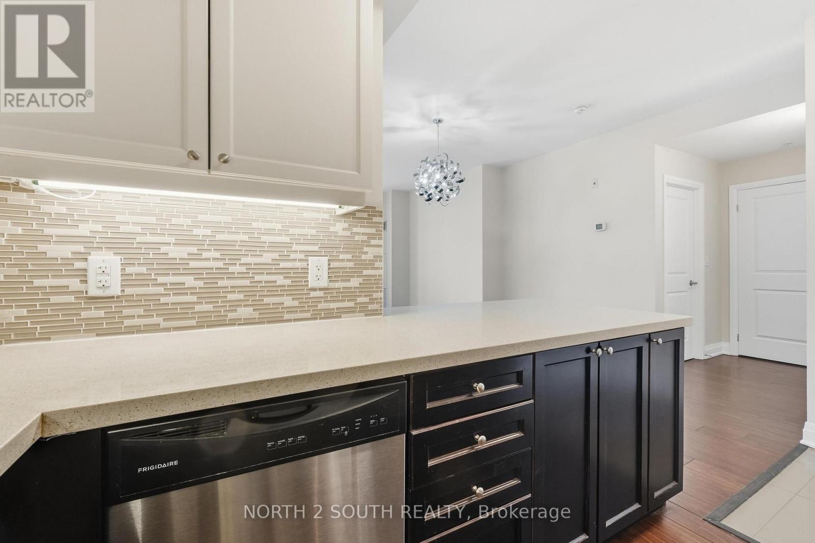 807 - 24 Woodstream Boulevard, Vaughan, Ontario  L4L 8C4 - Photo 9 - N12652400