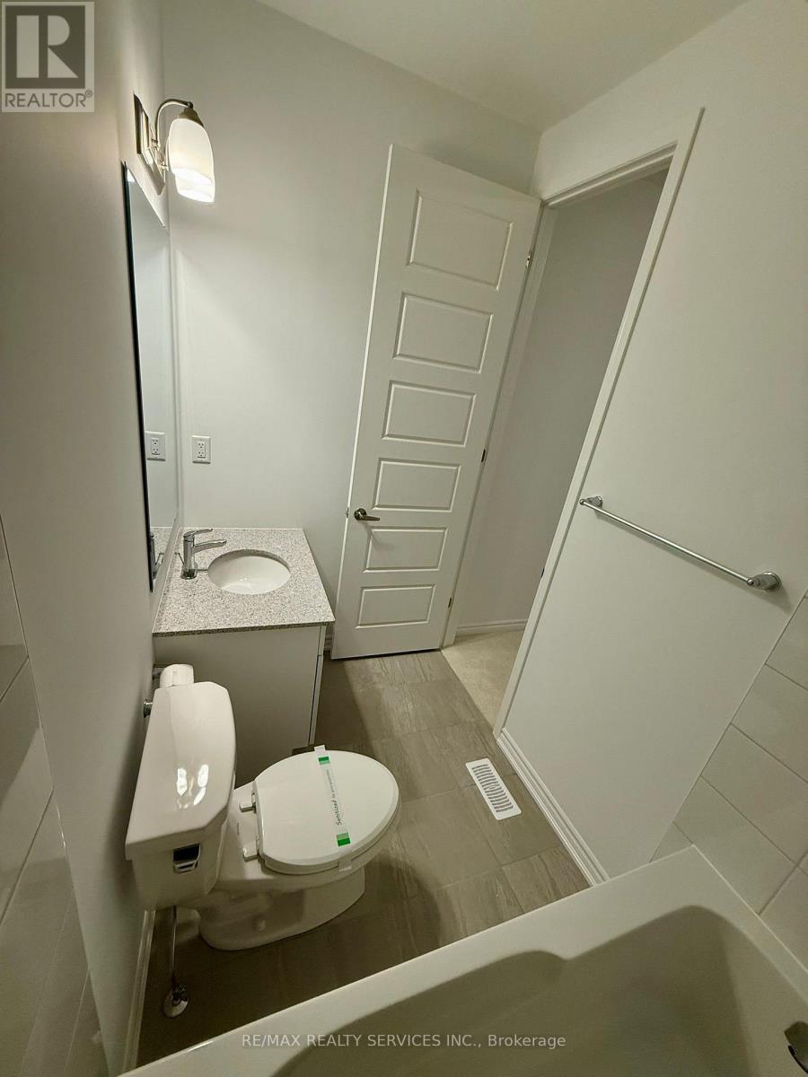 62 Gretzky Avenue, Barrie, Ontario  L9J 1A8 - Photo 11 - S12652396