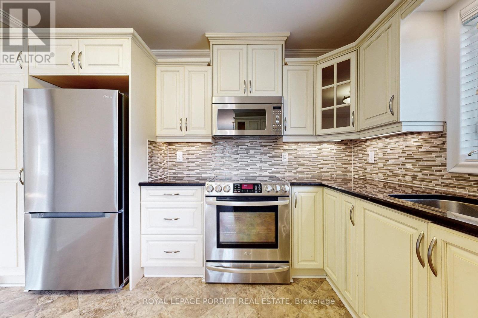 3 Orianna Drive, Toronto, Ontario  M8W 4M8 - Photo 6 - W12652410