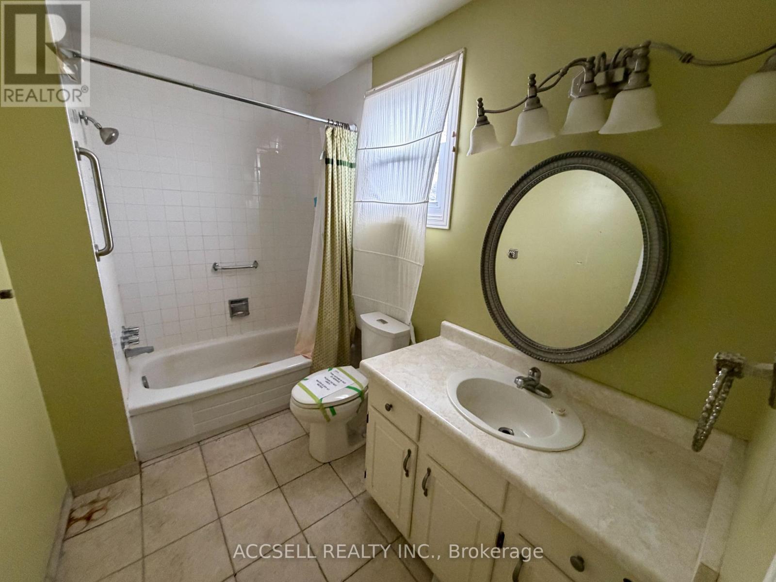 1690 Attawandaron Road, London North, Ontario  N6G 3M8 - Photo 10 - X12652388