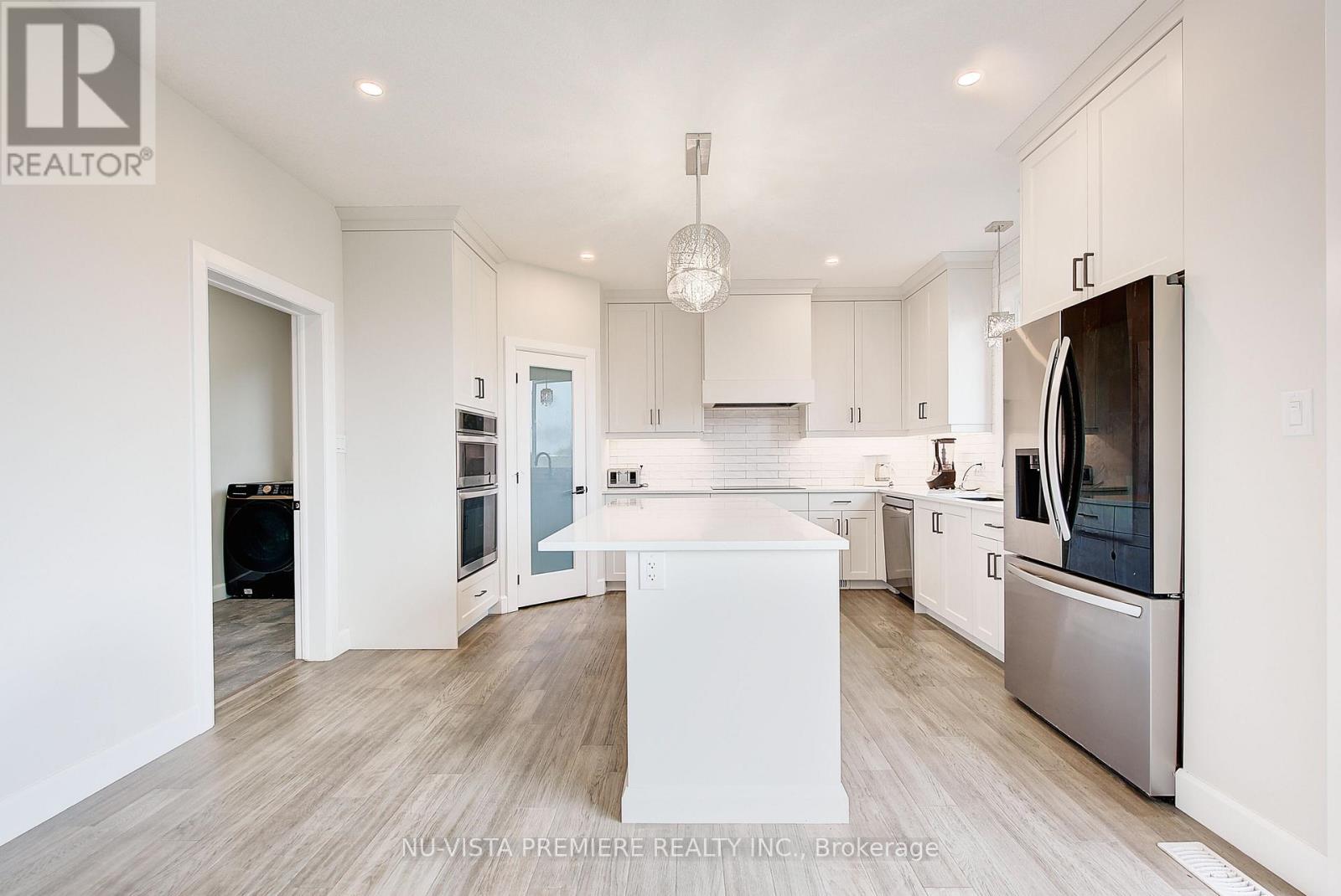 161 Mcleod Street, North Middlesex, Ontario  N0M 2K0 - Photo 12 - X12652428