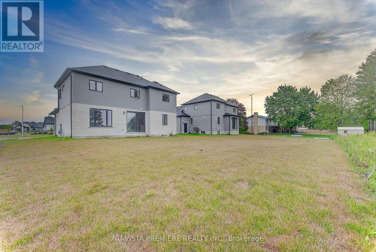 161 Mcleod Street, North Middlesex, Ontario  N0M 2K0 - Photo 37 - X12652428